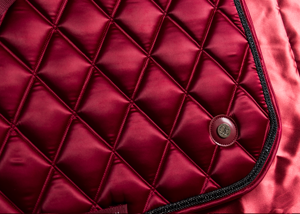 
                  
                    Load image into Gallery viewer, &amp;#39;The Empress&amp;#39; Ruby Red Jewel Jump Saddle Pad
                  
                