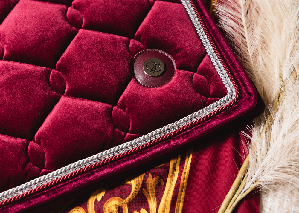 
                  
                    Load image into Gallery viewer, &amp;#39;The Cleopatra&amp;#39; Crystal Ruby Velvet Saddle Pad
                  
                