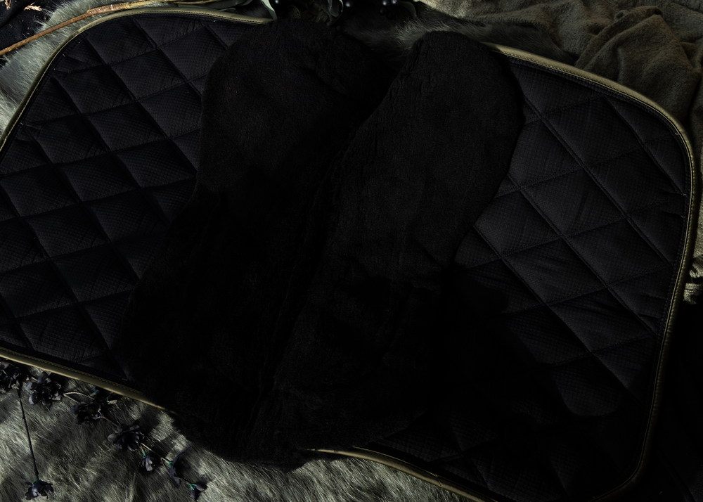 
                  
                    Load image into Gallery viewer, &amp;#39;The Majesty&amp;#39; Deep Olive Full Merino Wool Fleece Saddle Pad
                  
                