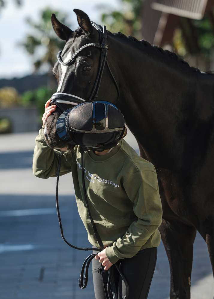 
                  
                    Load image into Gallery viewer, Olive &amp;#39;Matilda&amp;#39; Equestrian Fleece Pullover
                  
                